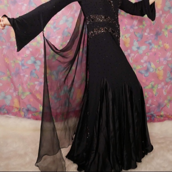 Dore' Designs Ballroom Gown Cape Coral, Florida - Picture 4 of 13